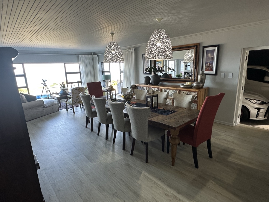 6 Bedroom Property for Sale in Reebok Western Cape